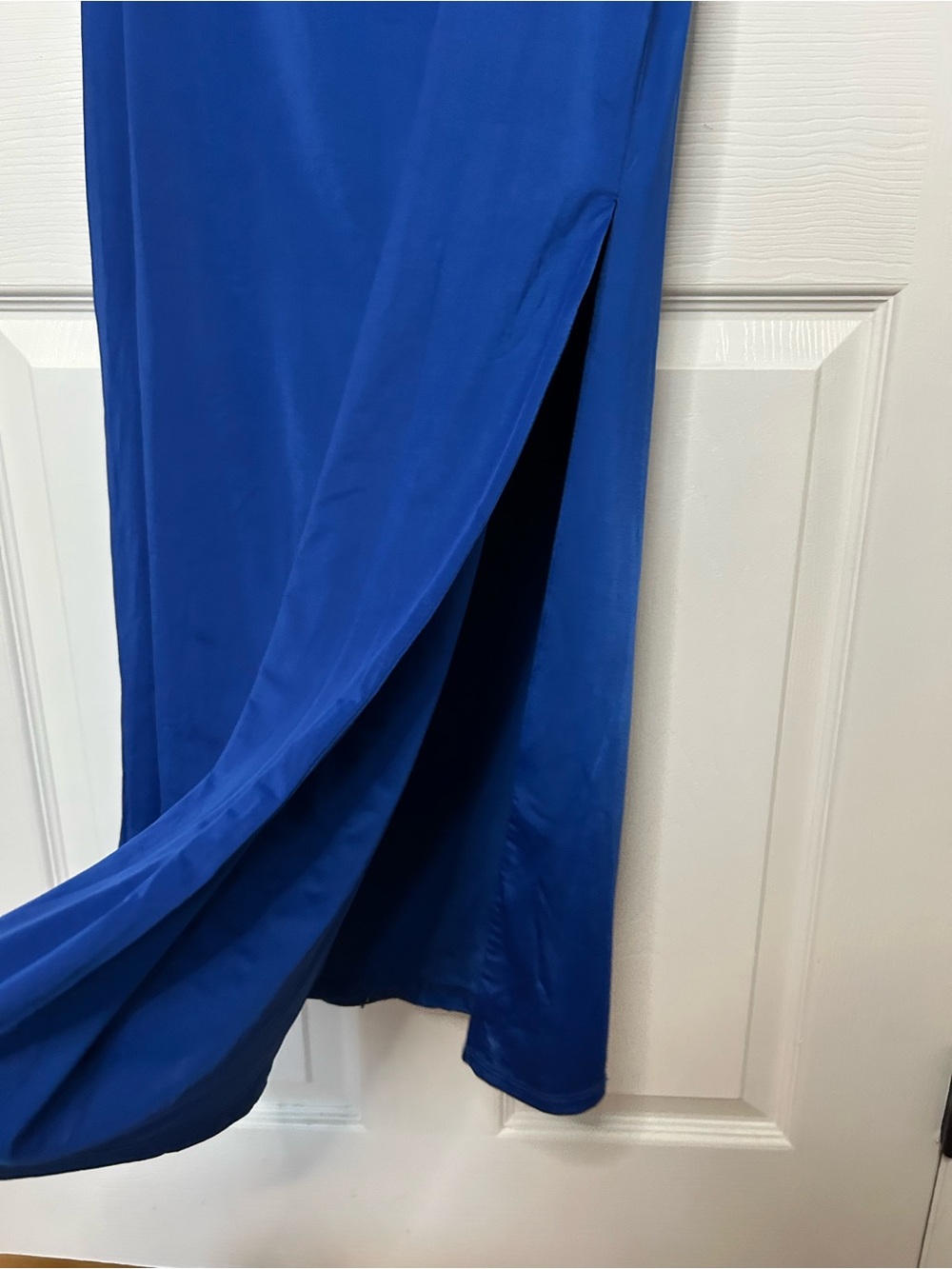Sunday in Brooklyn Twist-Front Fitted Midi Dress - Picture 11 of 16